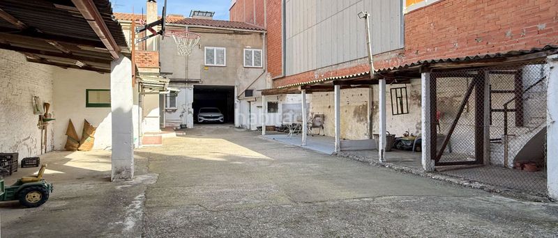 Foto 12b4b2e0-8ea9-4ca9-9309-130ffd248592. Casa amb calefacció a Centre Sant Boi de Llobregat