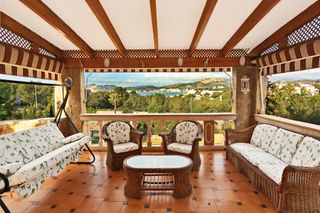 Alquiler Casa en Santa Ponça. Villa con vistas al mar cerca de las playas y la marina de santa