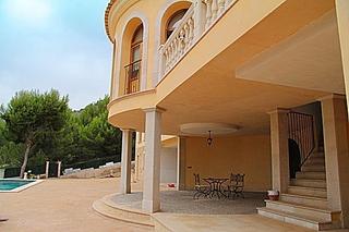 Casa a Peguera. Villa de lujo en una zona verde y tranquila en paguera