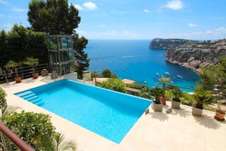 Casa a Port D´Andratx. Villa mediterránea de lujo con impresionantes vistas al mar en c
