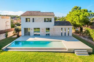 Casa a El Toro. Villa de lujo con piscina en el toro