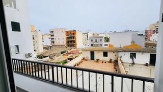 Apartment in Cort. Encantador piso reformado con amplias terrazas en plaza de toros
