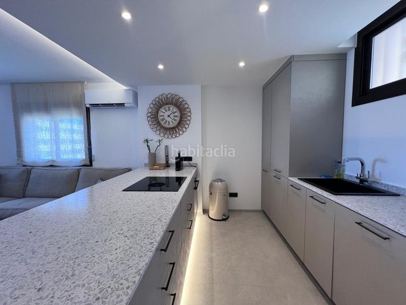 Foto 25ccb180-c0e1-4f51-8aec-3c929b51c4f6. Alquiler apartamento moderno apartamento con vistas al mar en Palmanova en Calvià