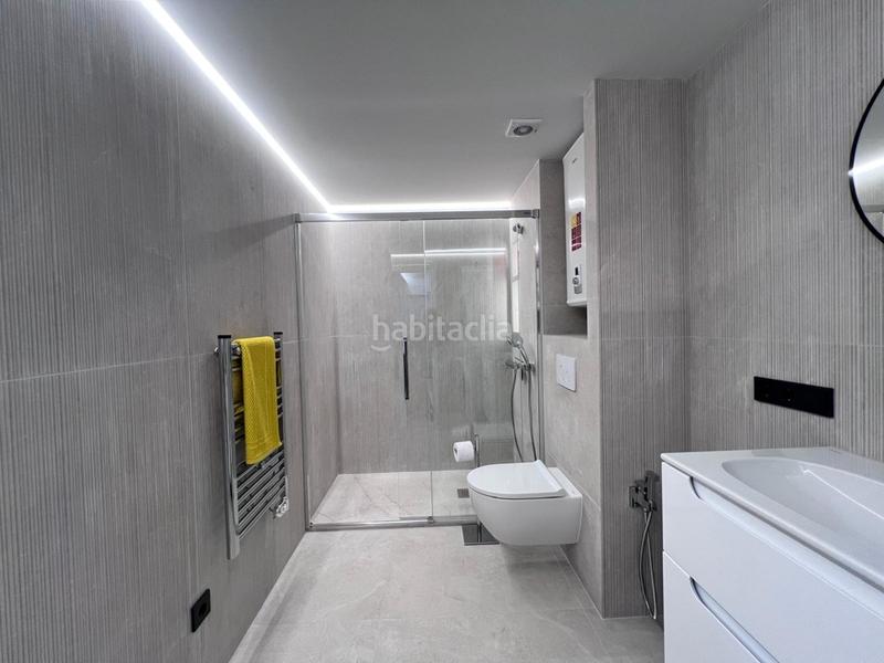 Foto 7e35cdb2-a05d-4862-a0d1-c6e97cadb3e9. Alquiler apartamento moderno apartamento con vistas al mar en Palmanova en Calvià