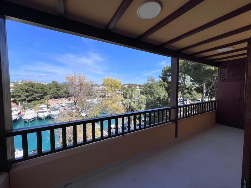 Foto a268d385-73a3-4f26-b349-2db4ed54bf82. Apartamento  completamente renovado con acceso directo al puerto en santa ponsa en Calvià