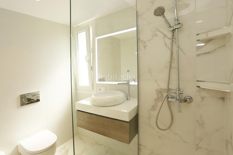 Foto 083db697-992c-4146-8237-d43b4313427a. Apartamento  renovado con vistas parciales al mar en nova santa ponsa en Calvià