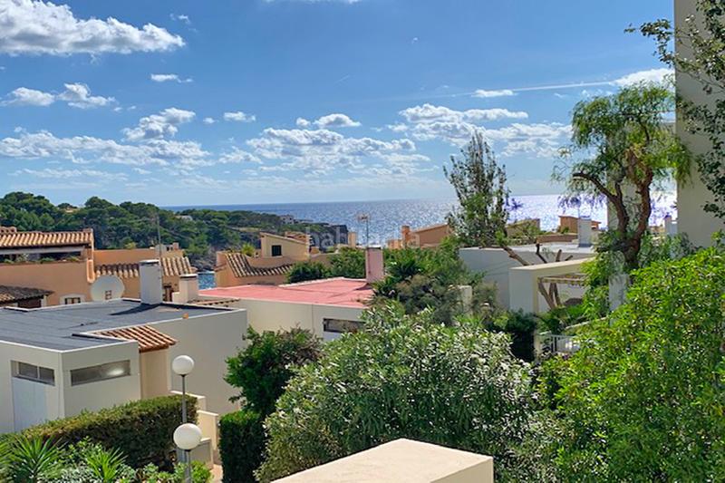 Foto 91e00b2d-c843-4aa6-9ea9-76bb38c20a51. Apartamento  renovado con vistas parciales al mar en nova santa ponsa en Calvià