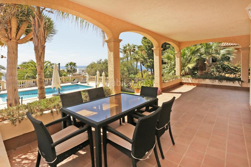 Foto 6818e6ab-70bb-4ef9-81ed-36d1a99ac094. Alquiler casa villa de primera clase con vistas al mar en nova santa ponsa en Calvià