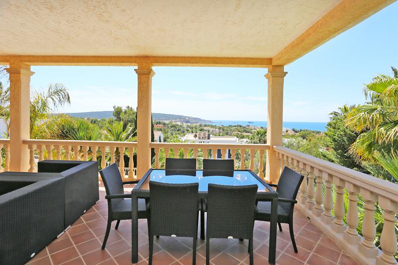 Foto eb7ecc96-2fdf-4b37-bb37-74d1bcdb4031. Alquiler casa villa de primera clase con vistas al mar en nova santa ponsa en Calvià