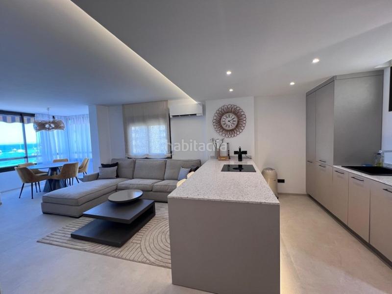 Foto 0da0fc17-4677-40ab-9d97-ec32b21f5b13. Alquiler apartamento  moderno con vistas al mar en Palmanova en Calvià