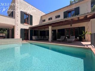 Casa en Santa Ponça. Hermosa villa mediterránea cerca del club náutico en santa ponsa