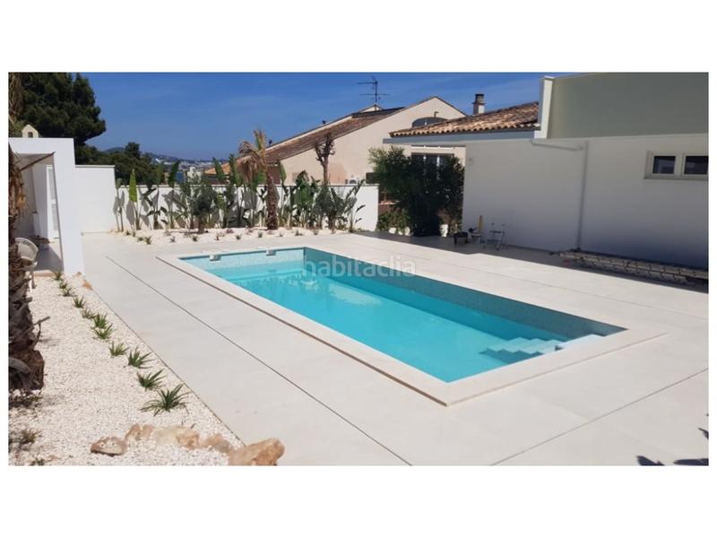 Foto 9a25501f-f5dc-4fa4-8f7d-c1289a302bb5. Alquiler casa elegante villa de nueva construcción con fantásticas vistas al mar en Palmanova en Calvià