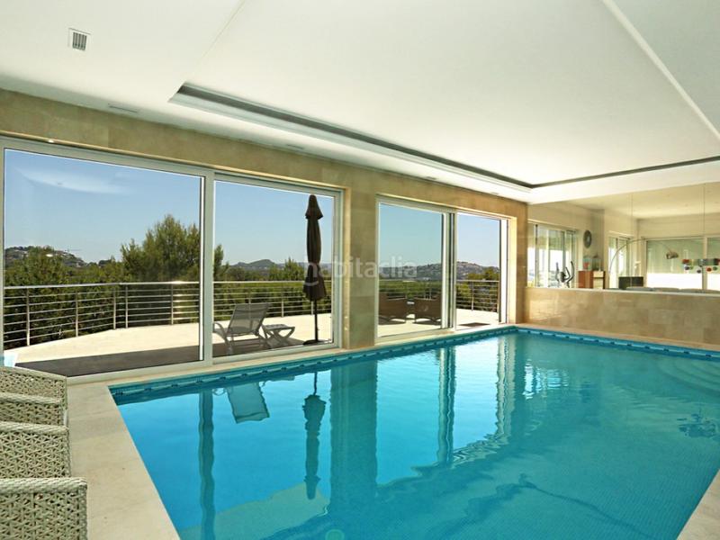 Foto 1e22a4c8-1b1d-4ad6-a7e4-c476f3b29643. Casa amb piscina a Costa de la Calma Calvià