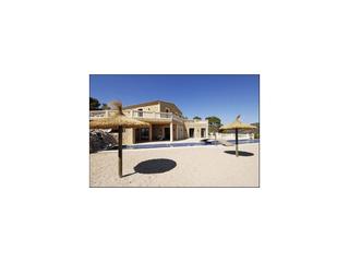 Maison à Alaró. Lujosa finca de nueva construcción en una ubicación idílica en a