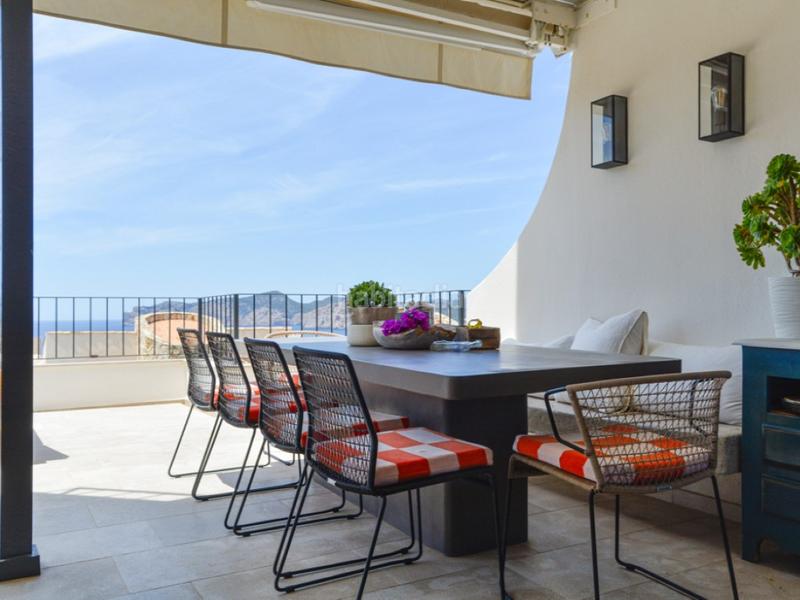 Foto 7bf2b33f-546e-44ad-86d5-0e3e48853b2c. Casa fantástica casa adosada con impresionantes vistas al mar en nova santa ponsa en Calvià