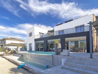 Casa a Llucmajor Interior. Villa de lujo con vista parcial al mar y autorización de vacacio