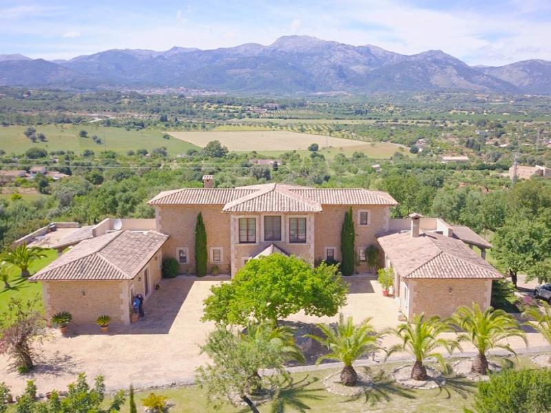 Foto 6bcc0675-3c9a-4f65-a80f-66a4bfa9352d. Haus mit pool in Centro Inca