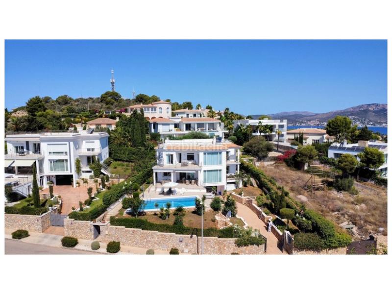 Foto 45c00184-4d26-4137-a2a9-f2bd0480f198. Alquiler casa villa de lujo con vistas al mar en santa ponsa en Calvià