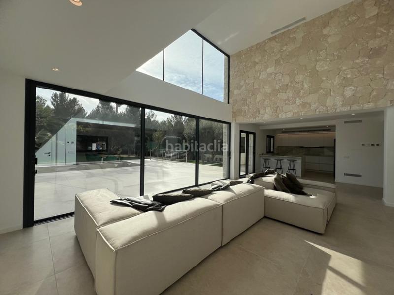 Foto 459cab00-6f02-4a09-ac16-35871b99ed69. Casa magnífica villa moderna en nova santa ponsa en Calvià