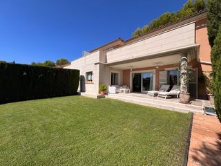 Affitto Casa bifamiliare in Cala Vinyes. Chalet adosado completamente reformado con jardín en cala vinyes