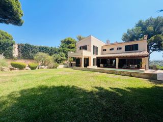 Haus in Santa Ponça. Elegante villa mediterránea junto al club náutico en santa ponce