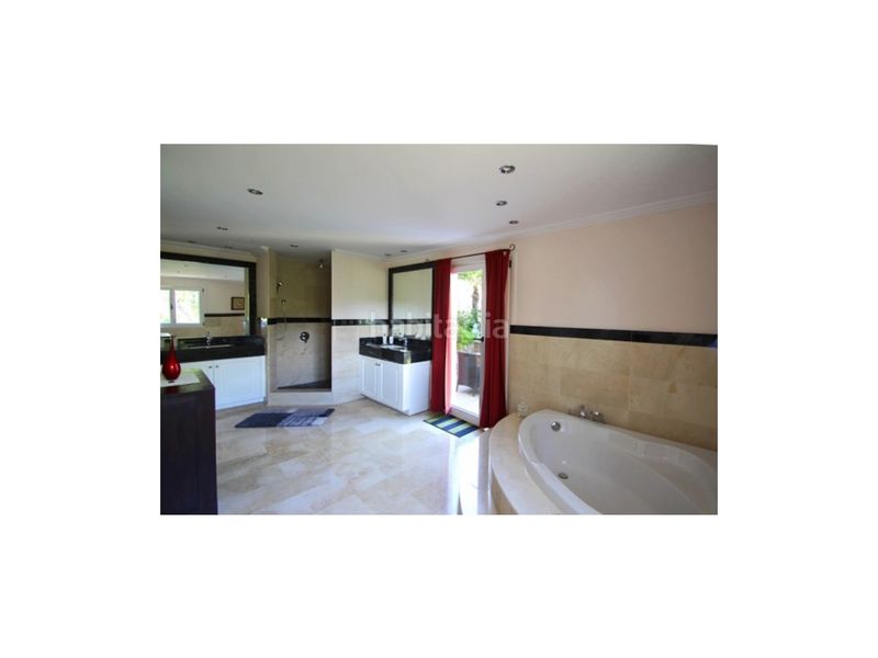 Foto b497e5fd-ae15-48ba-8a1d-014a00d71207. Casa amb piscina a Costa de la Calma Calvià