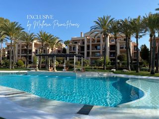 Apartamento en Santa Ponça. Elegante apartamento con exclusivo salón al aire libre cerca de