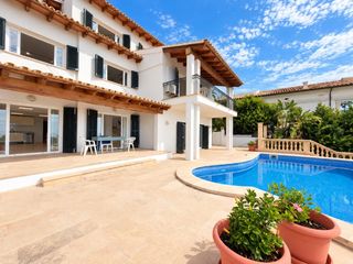 Affitto Casa in Portals Nous. Elegante villa con vistas al mar y piscina en bendinat