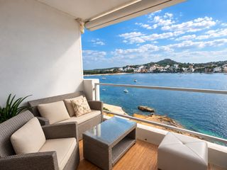 Affitto Piccolo appartamento in Costa de la Calma. Apartamento en primera línea con vistas panorámicas al mar en sa