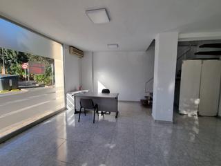 Rent Business premise in Avinguda de l'onze de setembre 2. Local con gran visibilidad