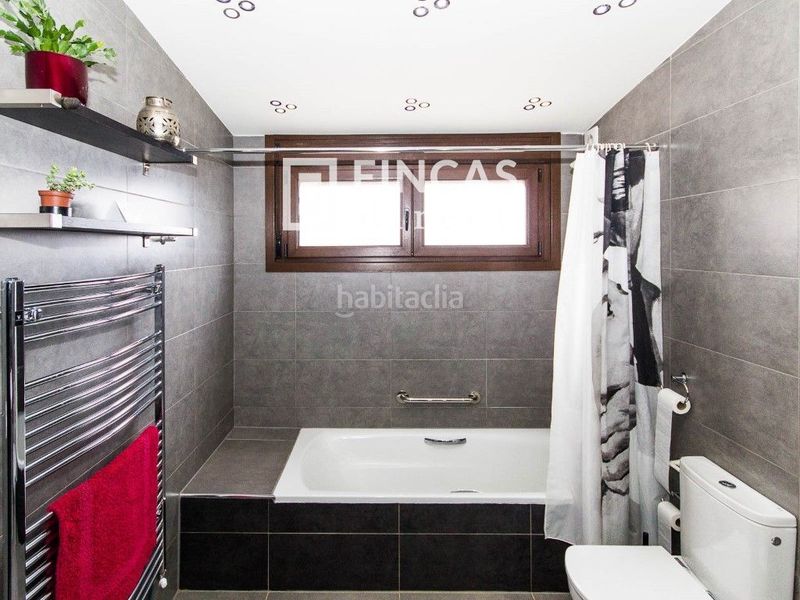 Foto af16dbc3-d892-40fa-9fdb-4705aa4b1378. Masia amb aparcament piscina a Cretas