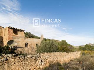 Masia  3j82 pq. Para reconstruir gran masía en paraje natural, conexión de agua