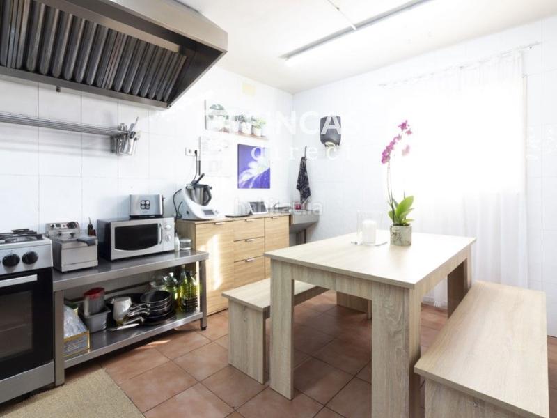 Foto 7b1c67b2-8a64-459b-afe8-407771750811. Masia amb calefacció aparcament a Subirats