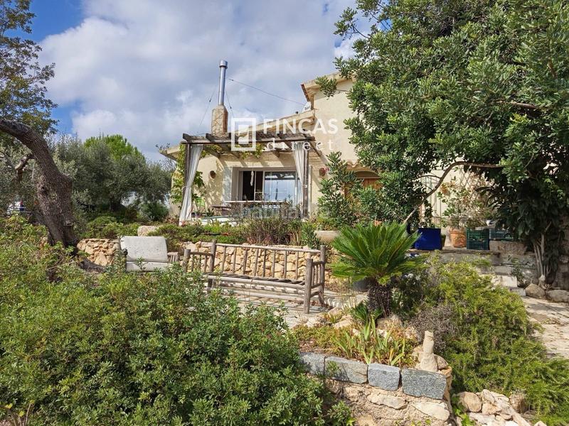 Foto ee570ea2-31e5-46a4-b98c-f2c94a261b05. Masia a Perelló (El)