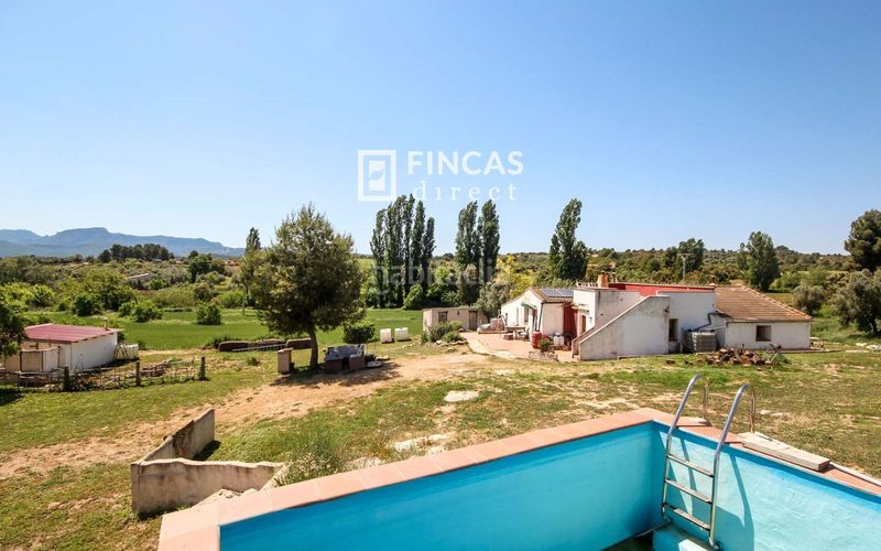 Foto 86c36fe7-d4c3-47a1-a3cb-ff954bf15064. Masia amb piscina a Cretas