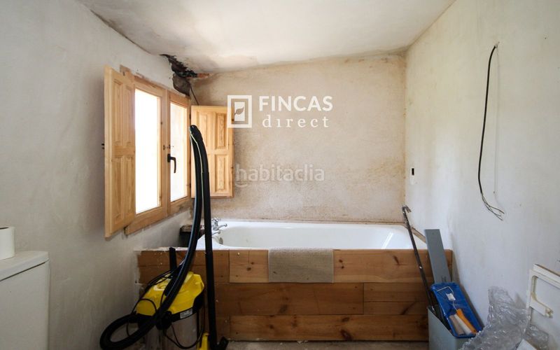 Foto dbc6e489-1e6b-48fb-a16e-f694ec7a7bf1. Masia amb piscina a Cretas