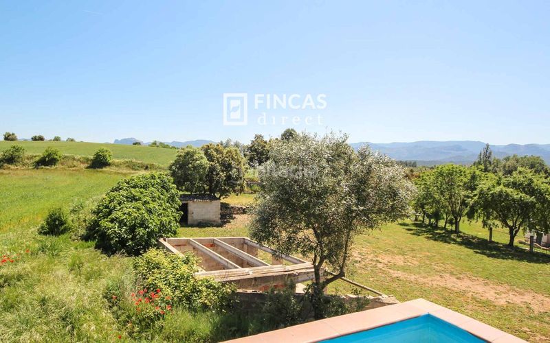 Foto e4641677-c708-4b0e-9678-d44deb0d6581. Masia amb piscina a Cretas