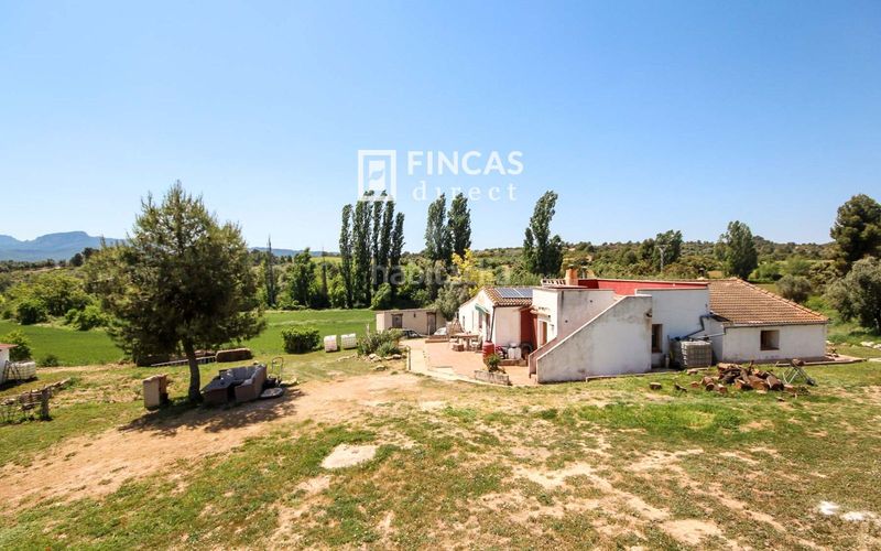 Foto e5234794-4c39-4a4f-ba37-d2d6a519b370. Masia amb piscina a Cretas