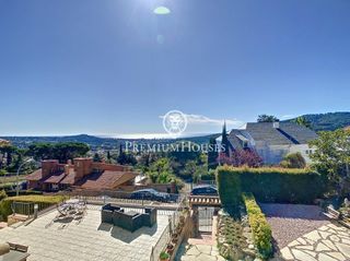Casa en Nucli Urbà. Estilo masia con piscina y vistas - costa bcn