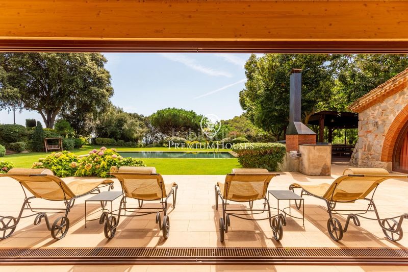 Foto ee8347b4-5335-413e-ae9f-e6a9a3d42257. Masia amb calefacció piscina a El Mirador-La Cornisa Sant Andreu de Llavaneres