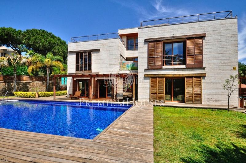 Foto 247bc5e9-954b-4fcd-badd-d837ce4f07dd. Casa  en venta exclusiva urbanización can teixidó en Alella