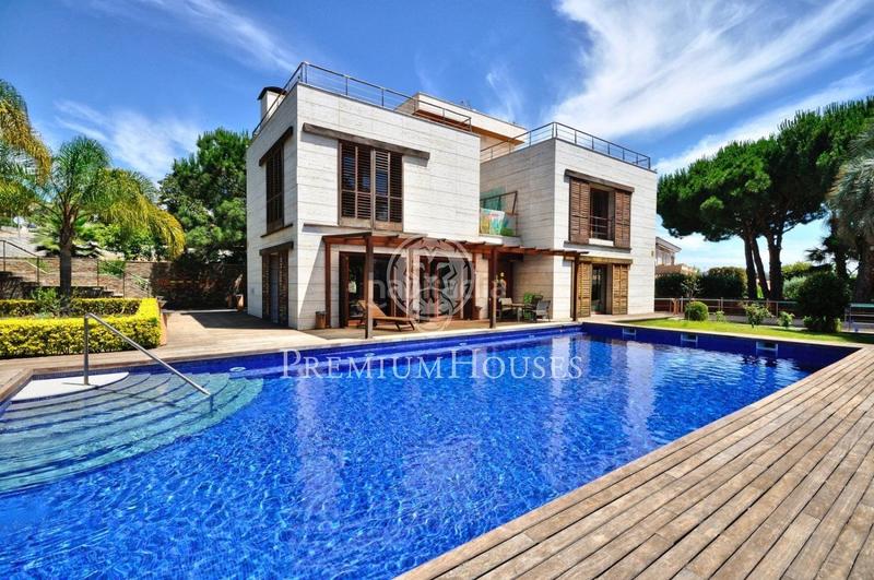 Foto 548fa062-1d79-4ed7-9c48-8e3767f32ef0. Casa  en venta exclusiva urbanización can teixidó en Alella