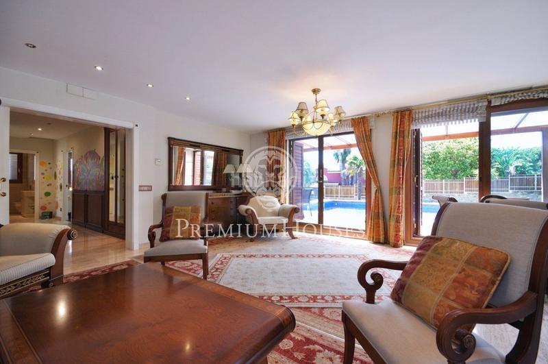 Foto bbc1a8f5-f719-43b9-8be9-ee6fd2ce7de7. Casa  en venta exclusiva urbanización can teixidó en Alella