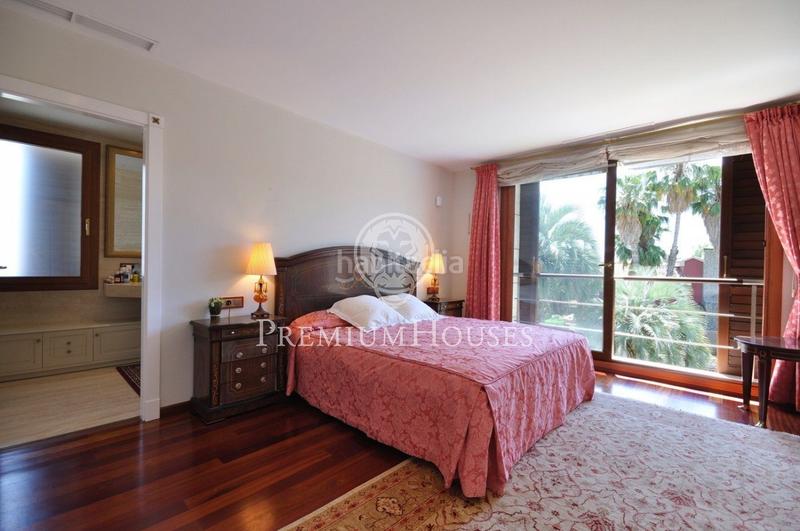 Foto c9a36be1-a0db-43ab-b5ee-0250fcf05f22. Casa  en venta exclusiva urbanización can teixidó en Alella