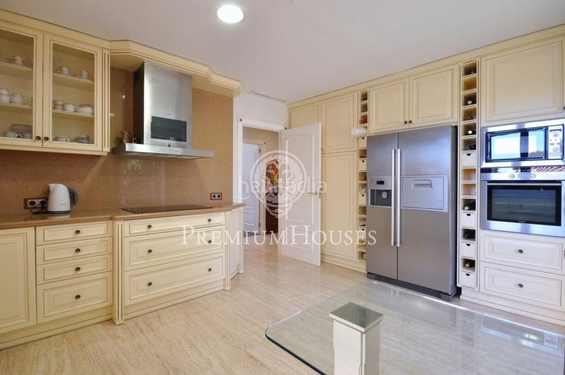 Foto d4622318-e4fb-4278-8dab-e44e6bb0f254. Casa  en venta exclusiva urbanización can teixidó en Alella