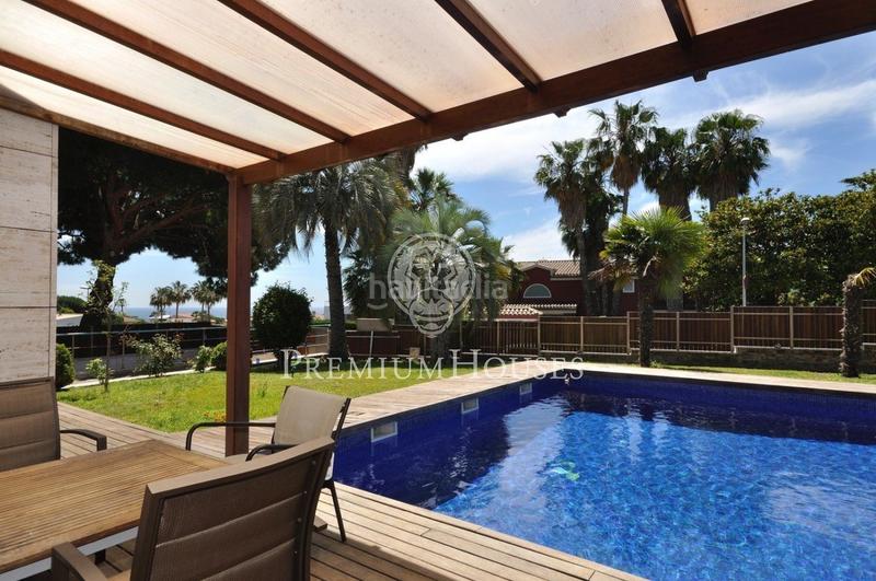 Foto f3b86700-0394-4d91-8b11-a2328740c4a9. Casa  en venta exclusiva urbanización can teixidó en Alella