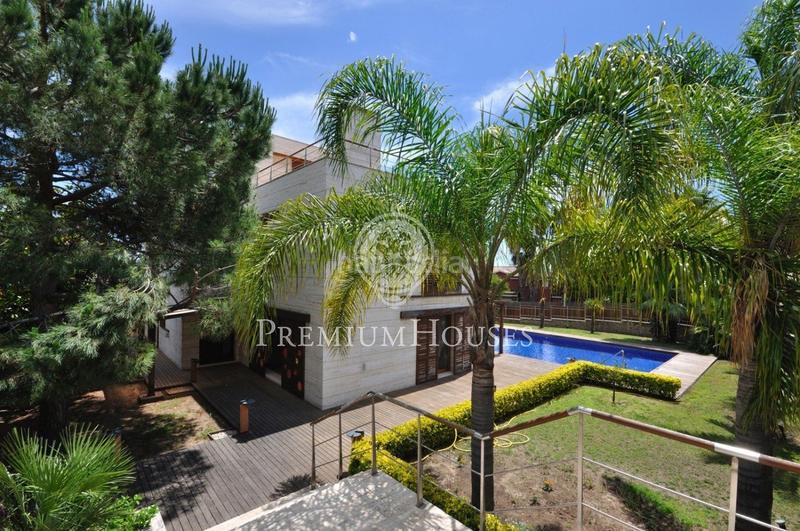 Foto fbf0aa96-9094-434d-aab0-86247237e066. Casa  en venta exclusiva urbanización can teixidó en Alella