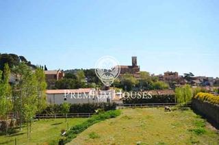 Wohngrundstück in Tiana. Terreno con muchas posibilidades en tiana