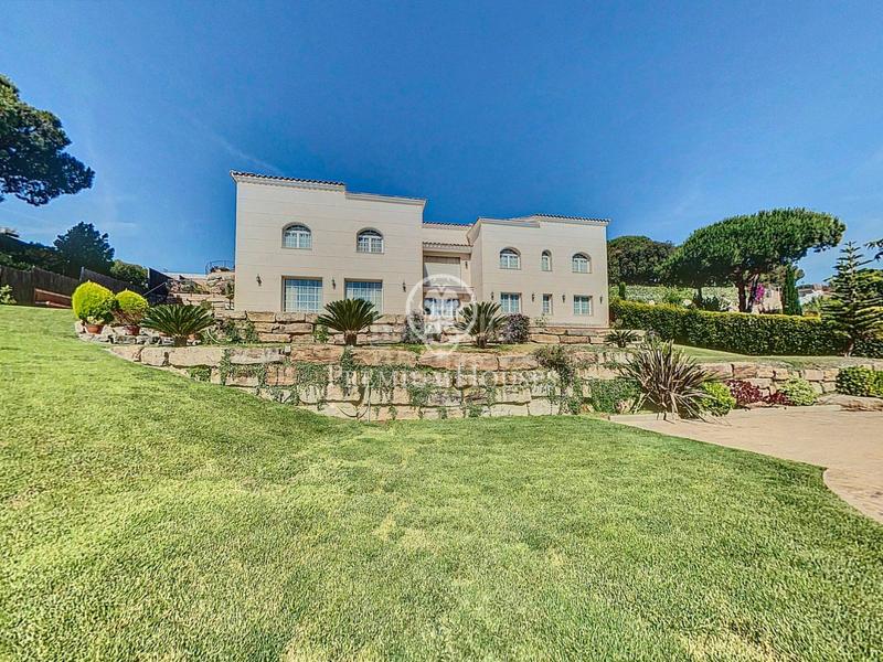 Foto e6932f78-511f-48b4-ae21-cb48c5f12353. Casa magnifica casa en venta en Rocaferrera Sant Andreu de Llavaneres