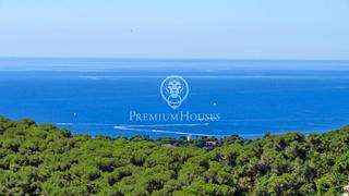 Casa a Serra Brava. Casa en venta con piscina y espectaculares vistas en lloret de m